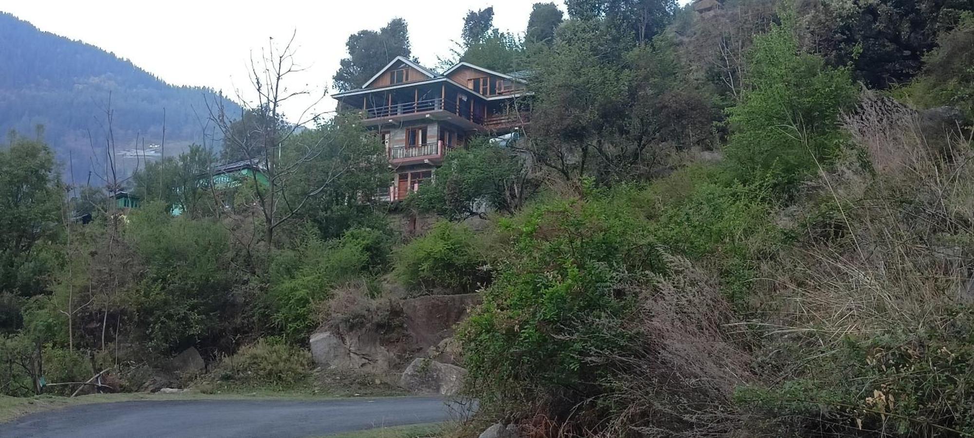 Tirthan Hilltop Home Stay Banjār 外观 照片