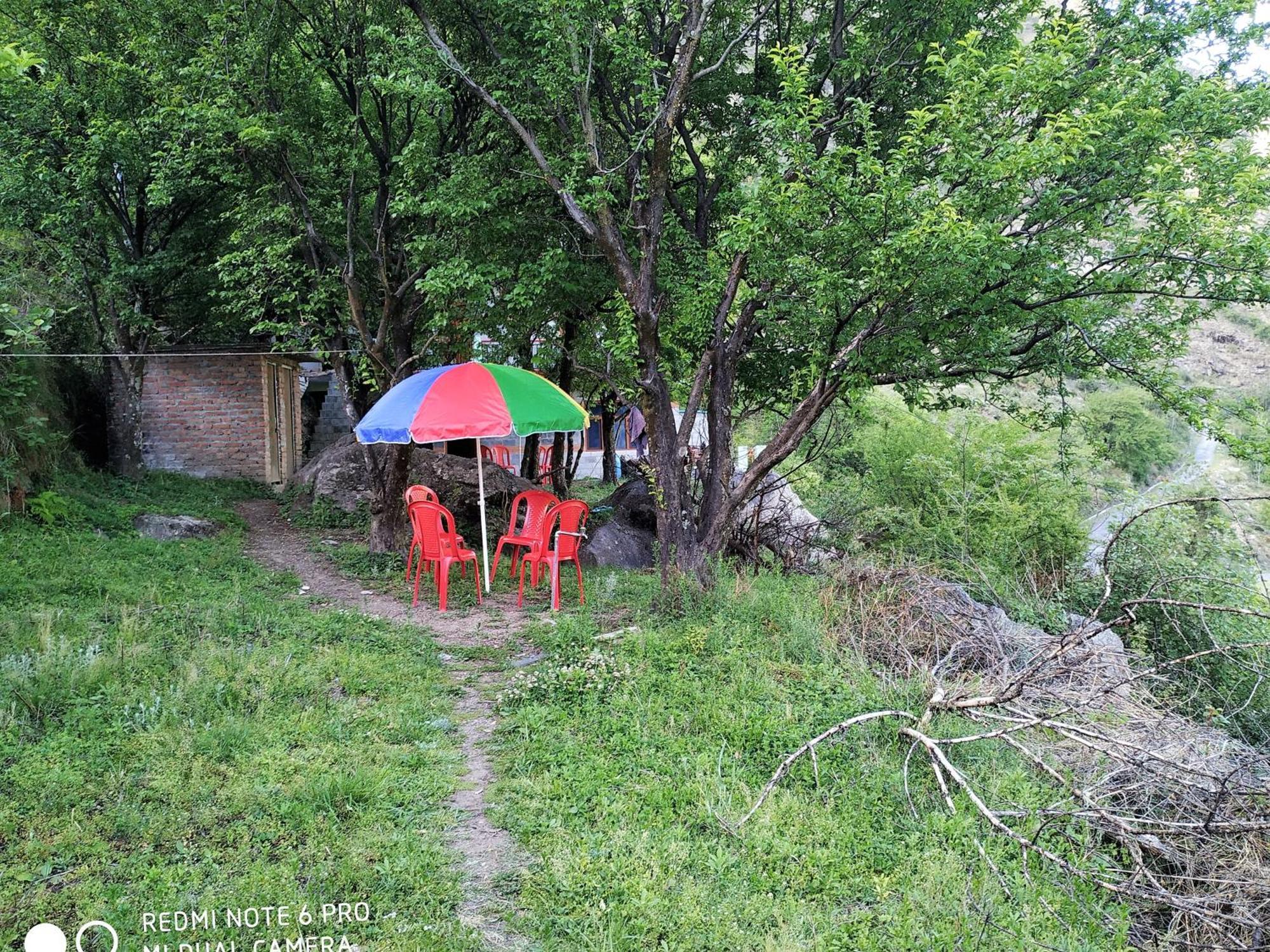 Tirthan Hilltop Home Stay Banjār 外观 照片