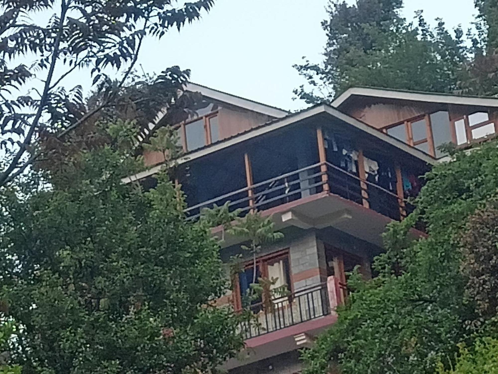 Tirthan Hilltop Home Stay Banjār 外观 照片