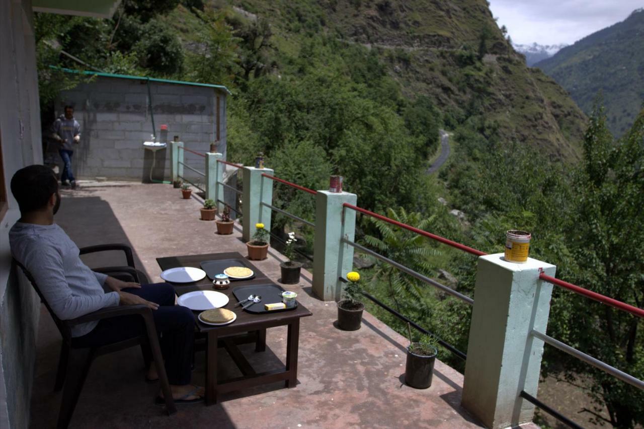 Tirthan Hilltop Home Stay Banjār 外观 照片