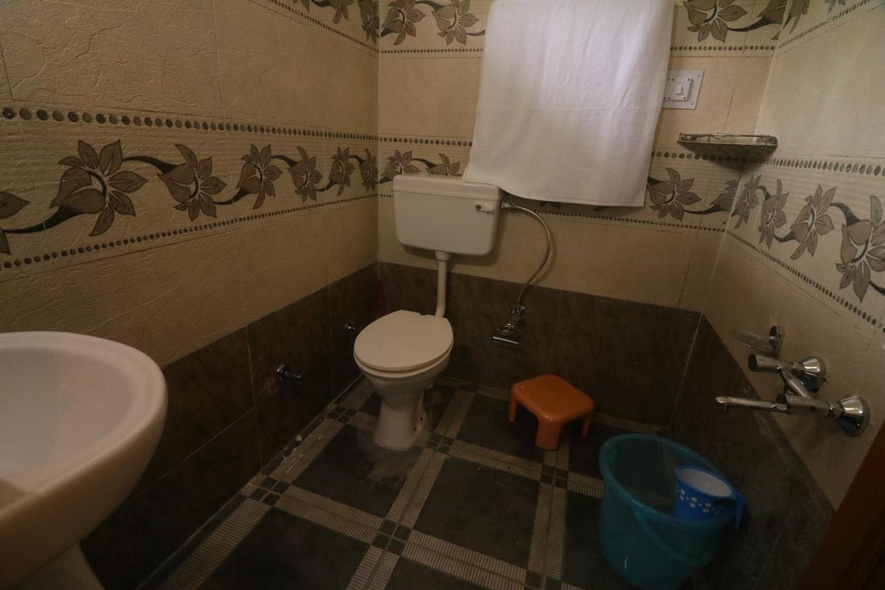 Tirthan Hilltop Home Stay Banjār 外观 照片