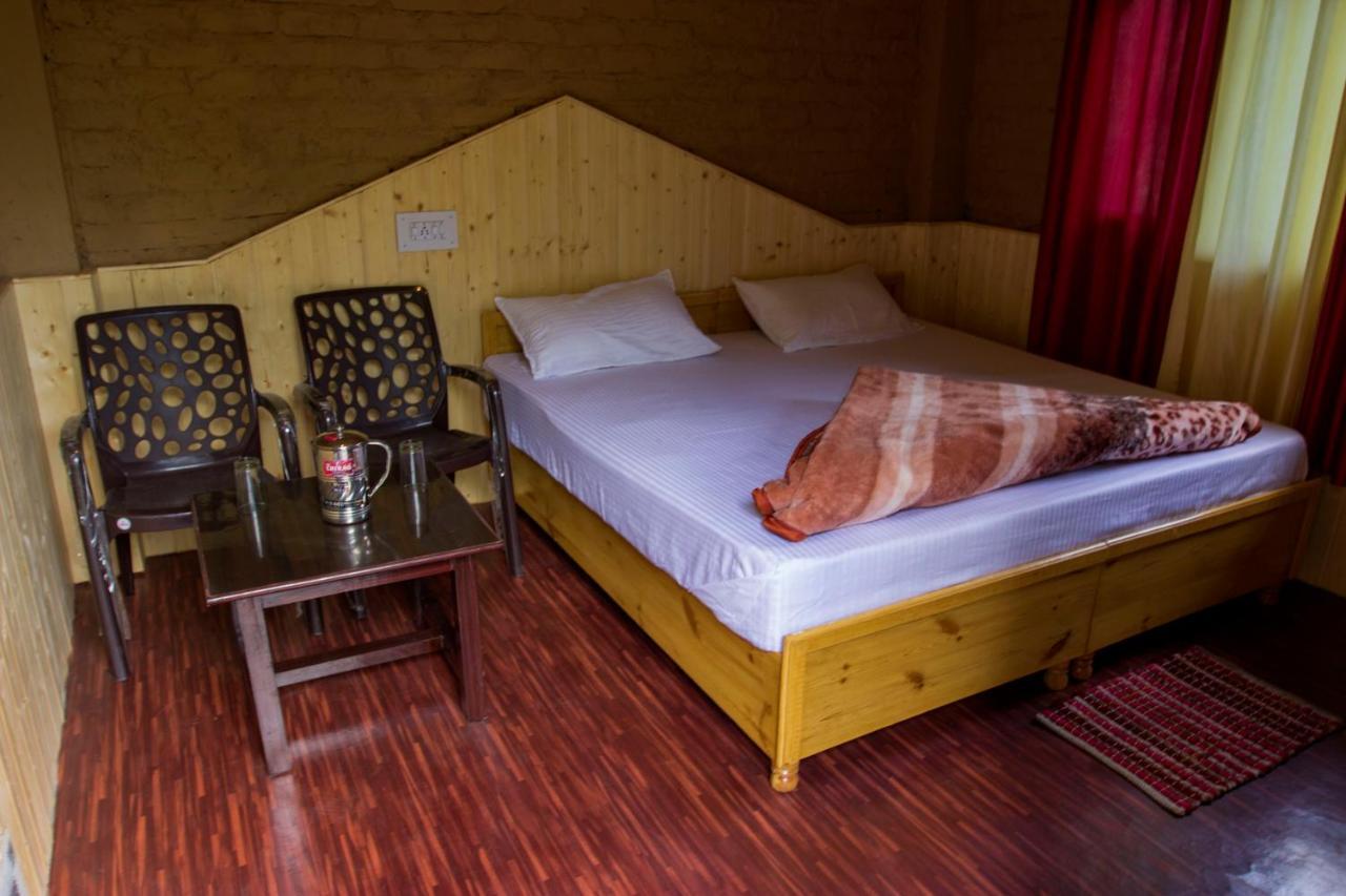 Tirthan Hilltop Home Stay Banjār 外观 照片
