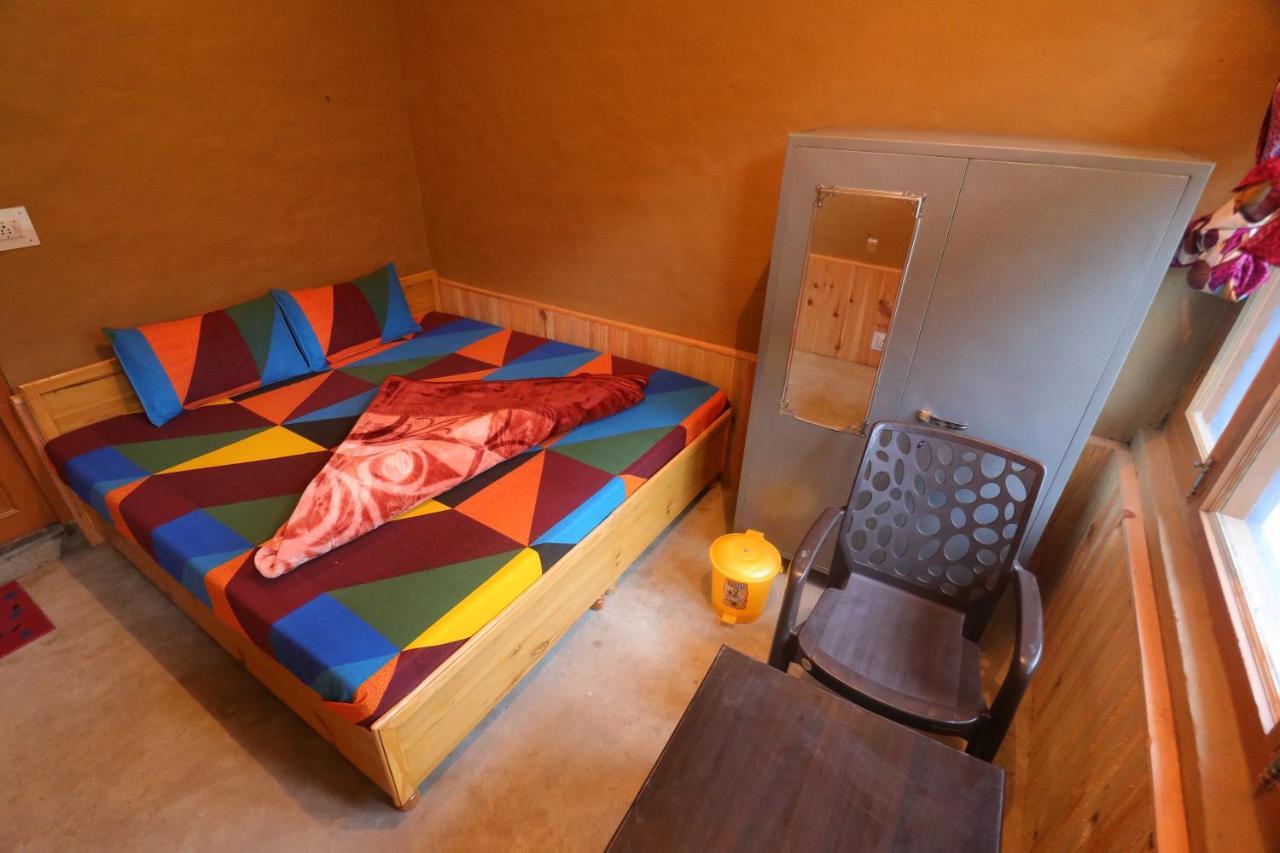 Tirthan Hilltop Home Stay Banjār 外观 照片
