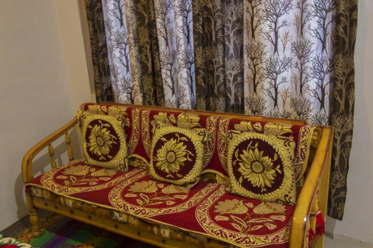 Tirthan Hilltop Home Stay Banjār 外观 照片