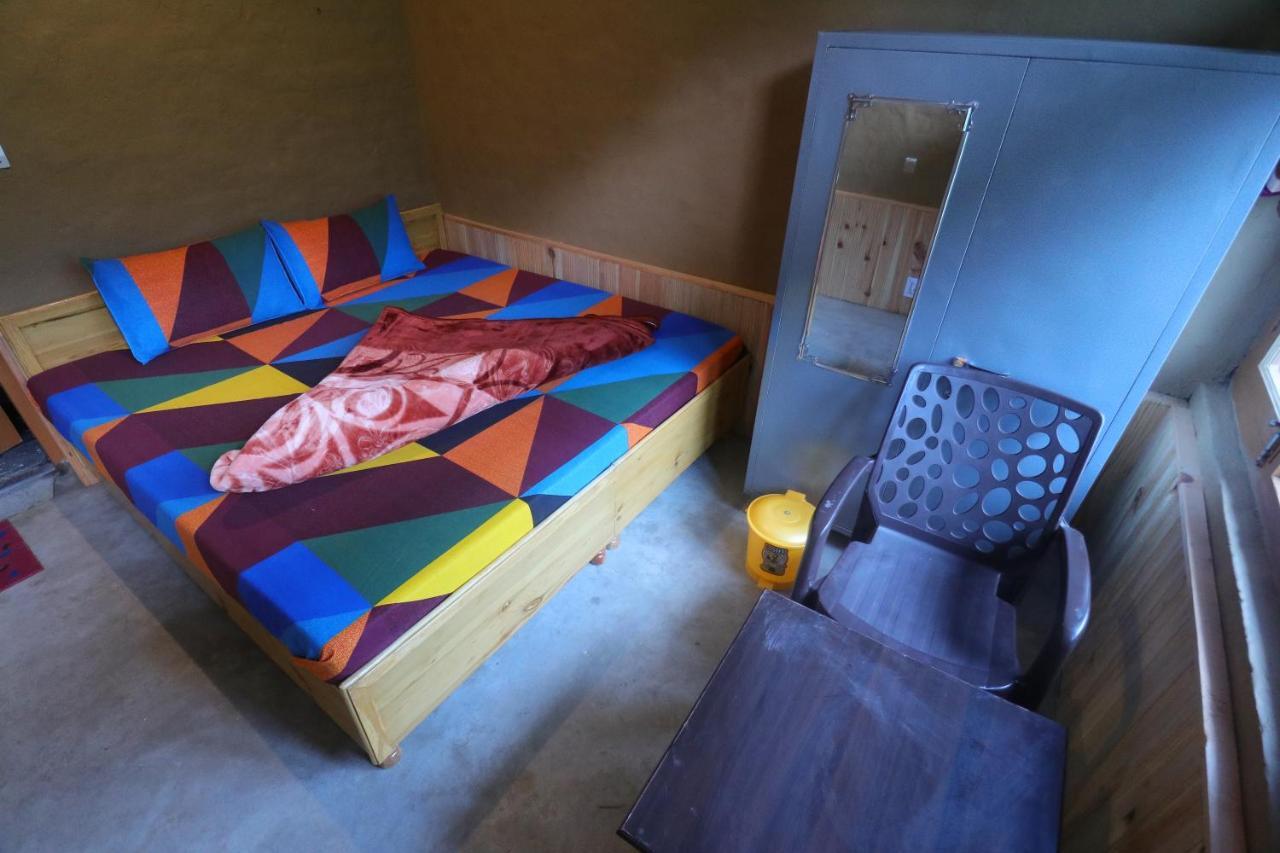 Tirthan Hilltop Home Stay Banjār 外观 照片